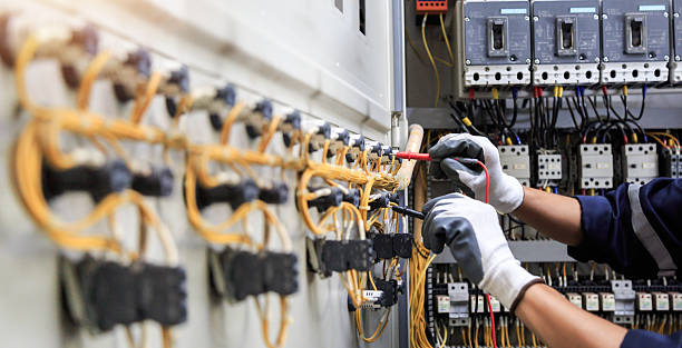 Professional Electrician technician working in Benton County County, TN